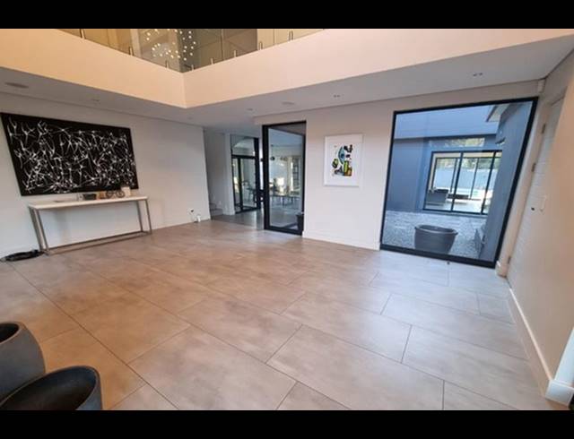 5 BEDROOM HOUSE FOR SALE IN HURLINGHAM